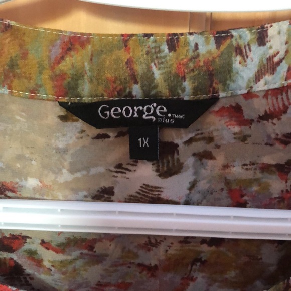 Woman’s plus size 1x - Picture 2 of 5